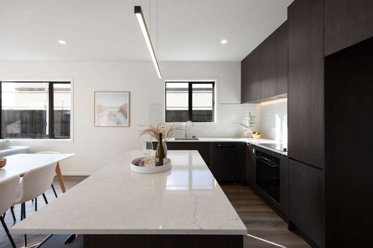 2/8 Lumino Terrace_2