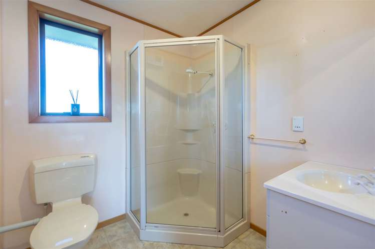 362 Brookside Road Burnham_10