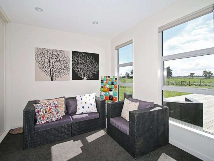 11 Marama Avenue South Otatara_6