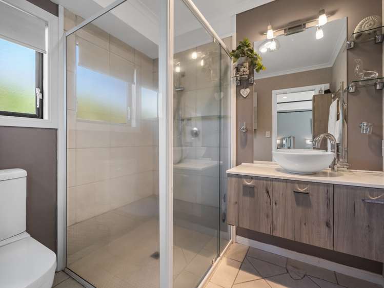 7 Piha Close Papamoa_12