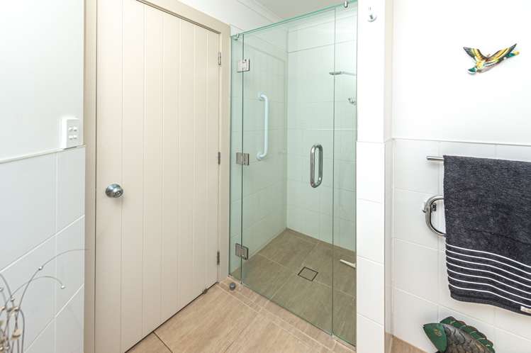 4 Lithgow Drive Otamatea_15