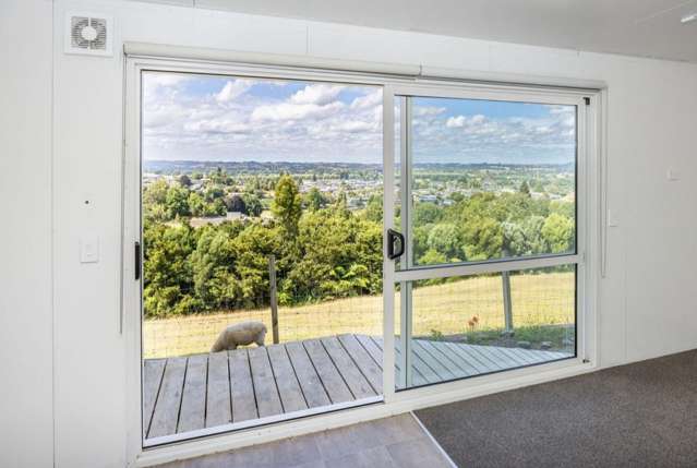 Double Glazed 2 Bed with Views