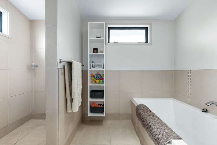 15 Riverstone Drive Welcome Bay_33