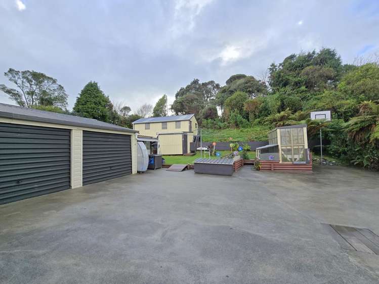 182 Stafford Street Hokitika_18
