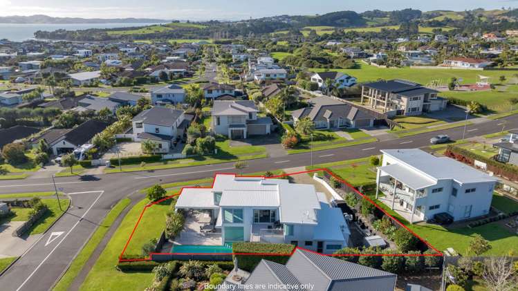 32 Intrepid Crescent Beachlands_14