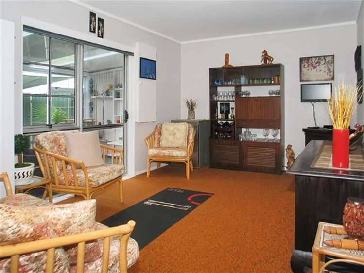 2 Thurso Grove Papakowhai_10