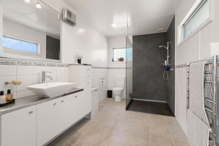 11 Adamson Road Taipa_18
