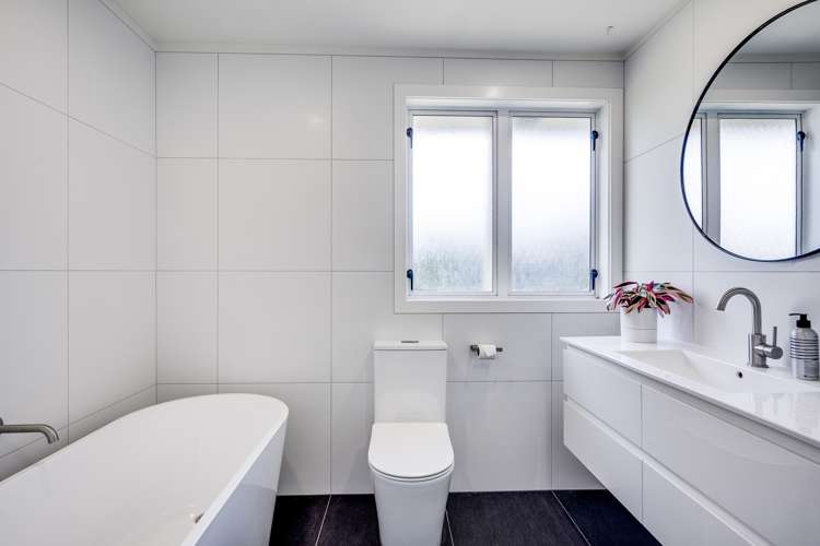 233 School Road Clive_12