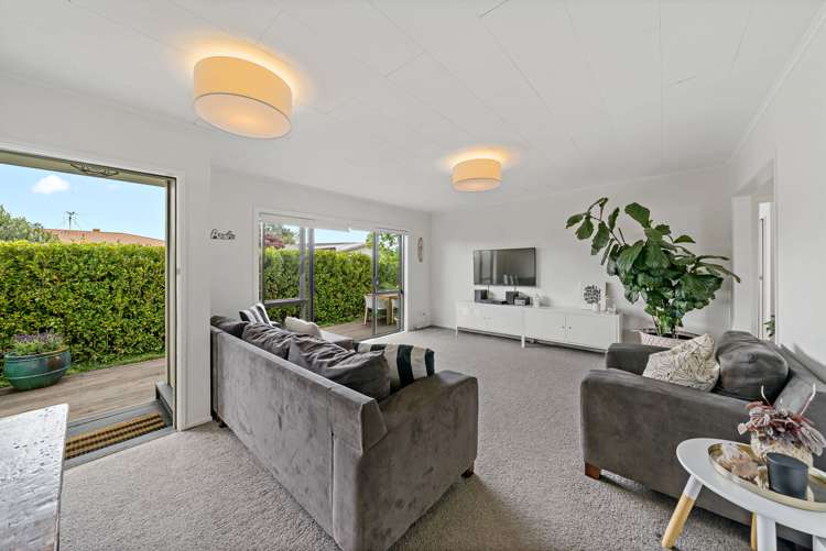 1/18 Gossamer Drive Pakuranga Heights_8