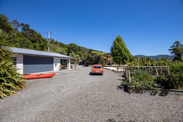 810 Queen Charlotte Drive Havelock_3