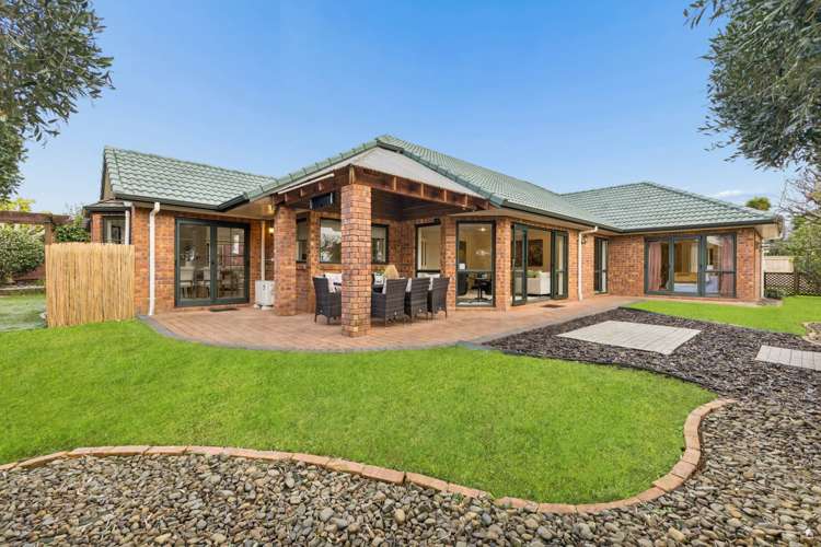 22 Castlehill Court Wattle Downs_13