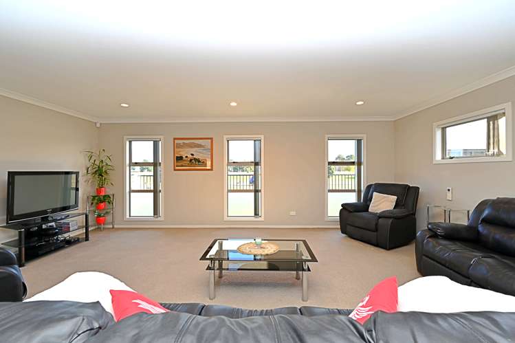 32 Orotu Drive Poraiti_5