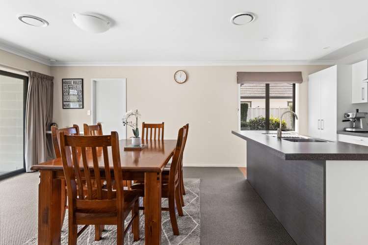 216 Frimley Oaks Frimley_6