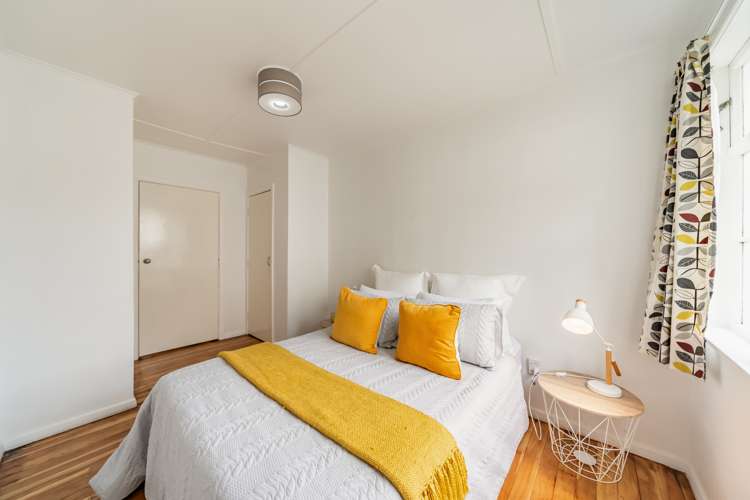 66 Strand Crescent Naenae_14