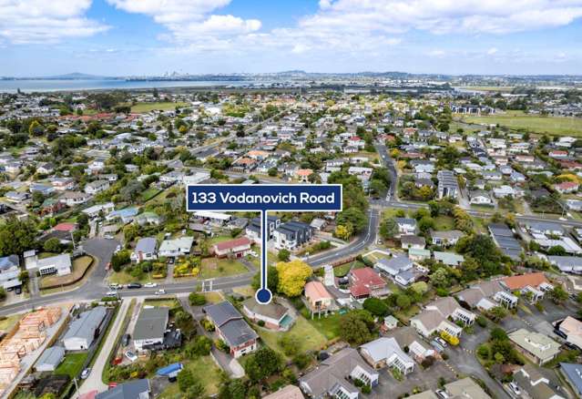 133 Vodanovich Road Te Atatu South_3