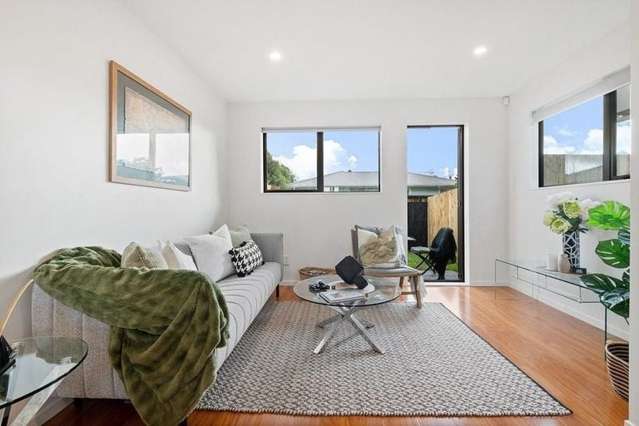 17 Red Arches Road Henderson_1