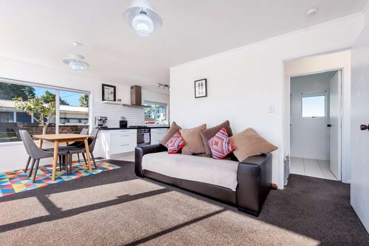 2/24 Bedford Street Te Atatu South_6