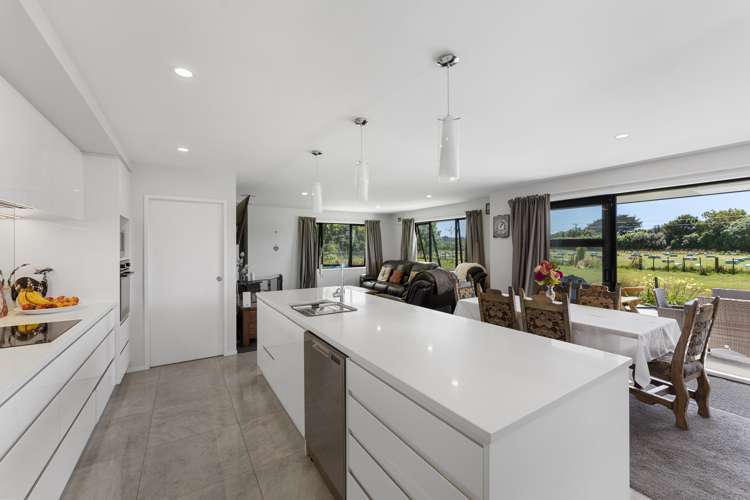 81 Halls Road Pahiatua_9