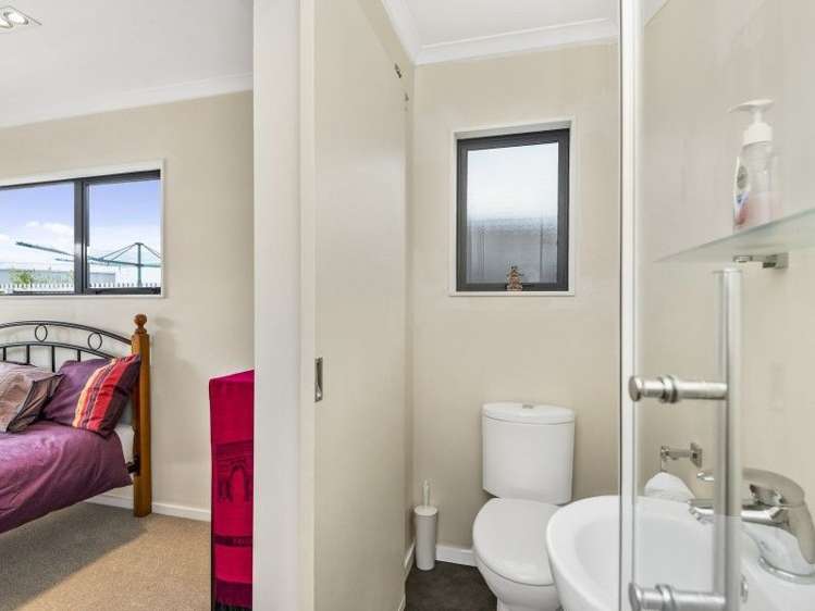 35 Denise Crescent Hornby_13