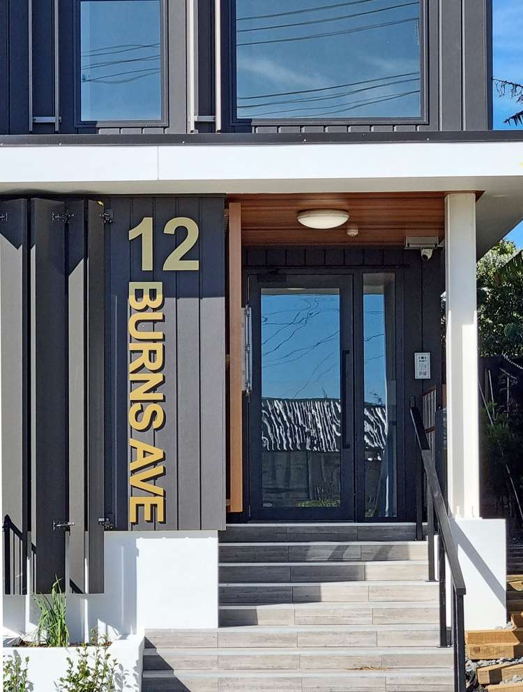 1/12 Burns Avenue Takapuna_14