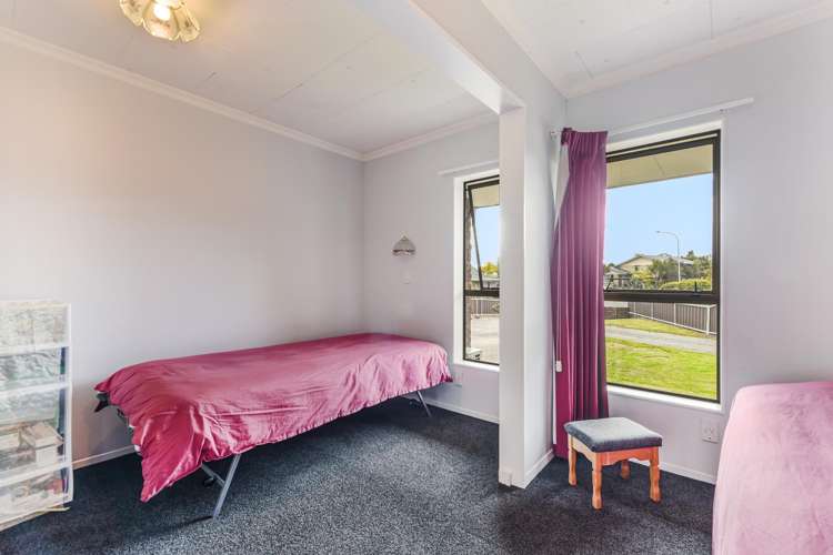 27 Browning Crescent Stoke_13