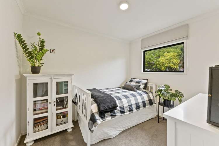 177 Koru Road Omata_17