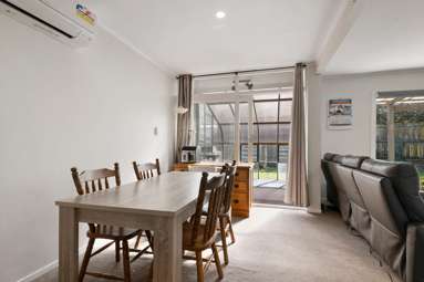 1/67a Woolfield Road_3