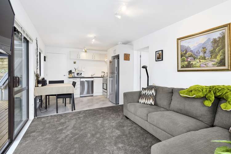 2/19 Glenorchy Street Glen Eden_4