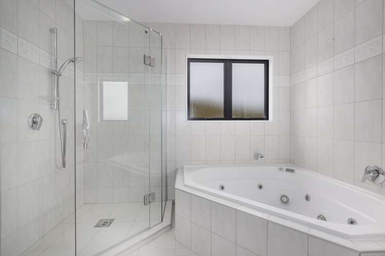 20 Endeavour Drive Whitby_16