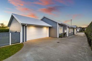 328 Lakes Boulevard_2