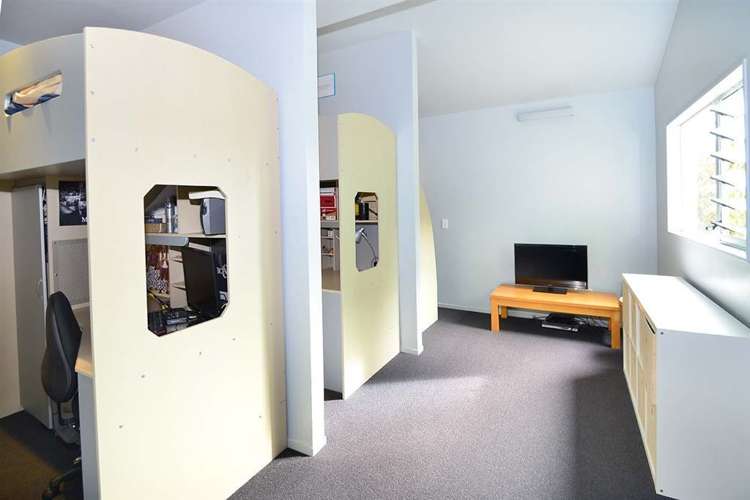 10 Springwater Vale Unsworth Heights_17