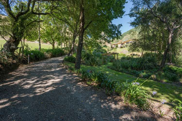 442 Church Valley Road Wakefield_17