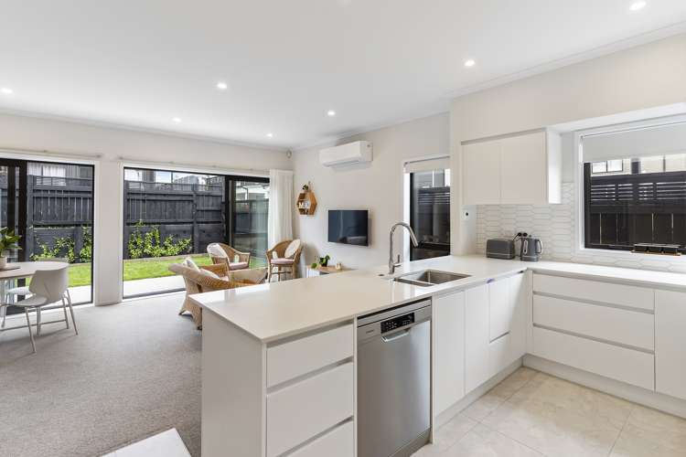 1 Hiwi Rakau Rise Westgate_8