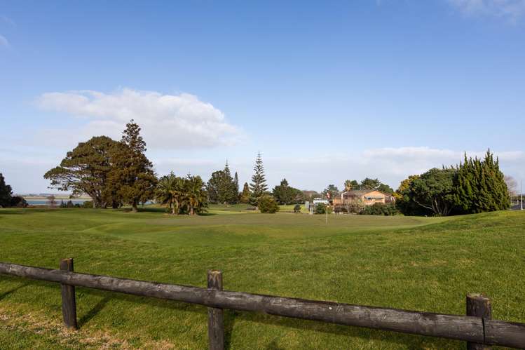 1 STELLA DRIVE Clarks Beach_8