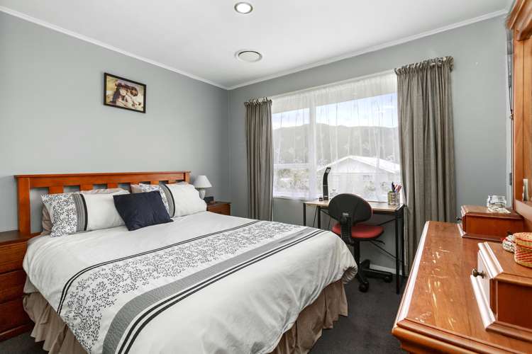 2 Naseby Grove Wainuiomata_9