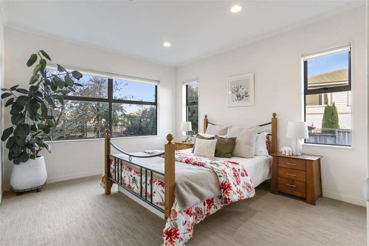 33 Chateau Rise Flat Bush_12