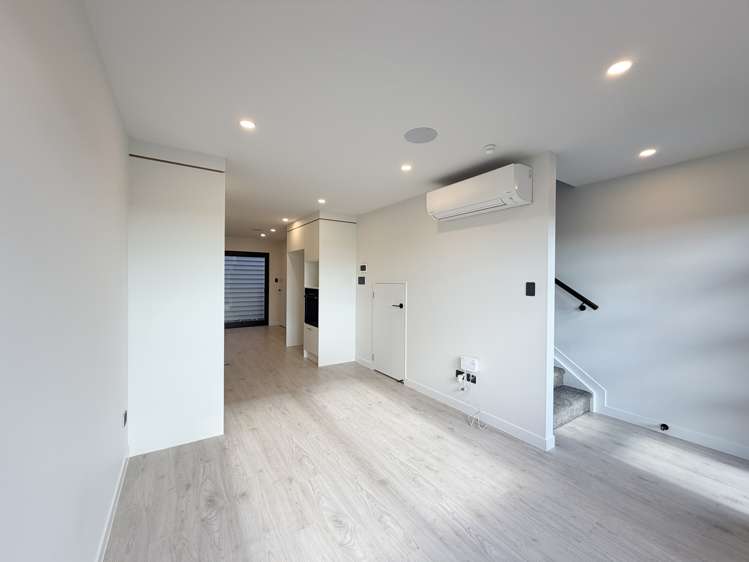 2/75 Te Taruna Drive Milldale_1