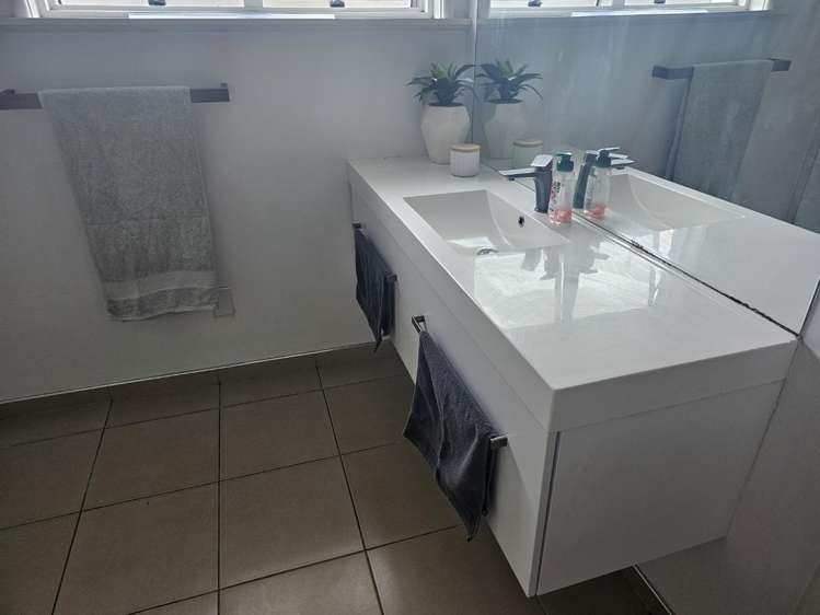 1b Cassino Crescent Onekawa_1