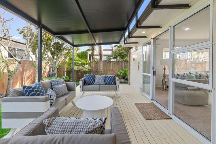 2/12 The Green Golflands_9