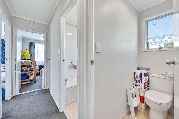 9 Frobisher Way Clendon Park_22