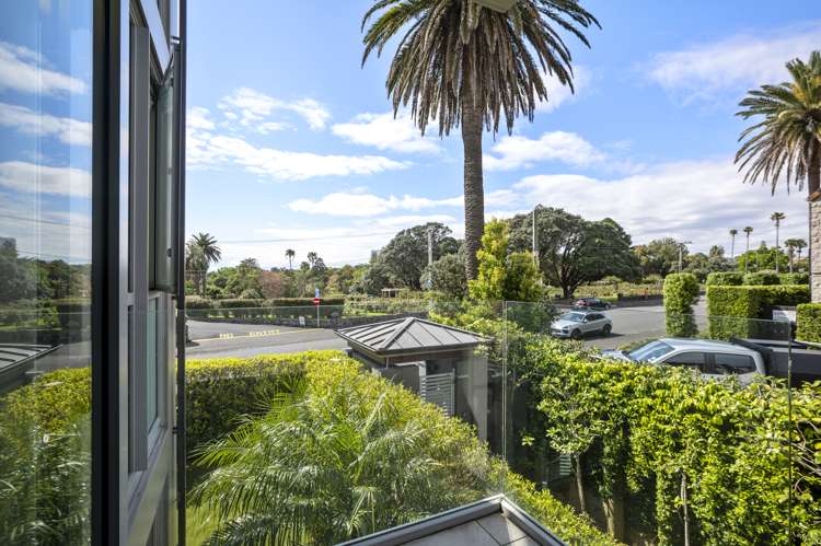 2/104a Gladstone Road Parnell_15