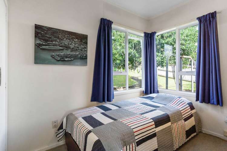 64 Holly Street Avondale_18