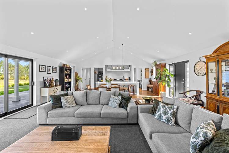 71 Davis Road Cust_3