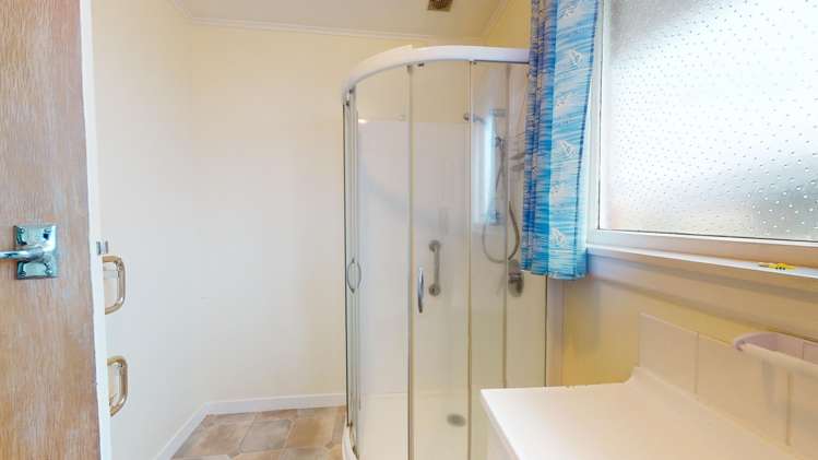 11 Reddecliffe Crescent Hampstead_13