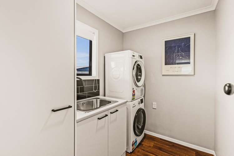 16 Foster Terrace Onekawa_17