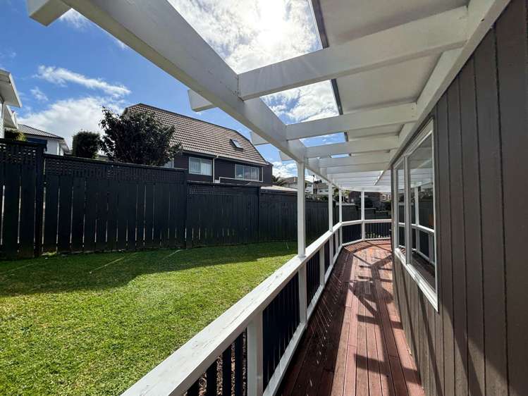 6 Kells Place Botany Downs_16