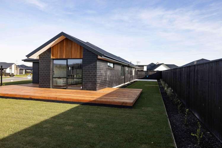 37 Candlesticks Crescent Lincoln_15