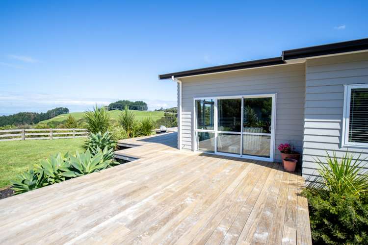 5 Esk Road Miranda_16