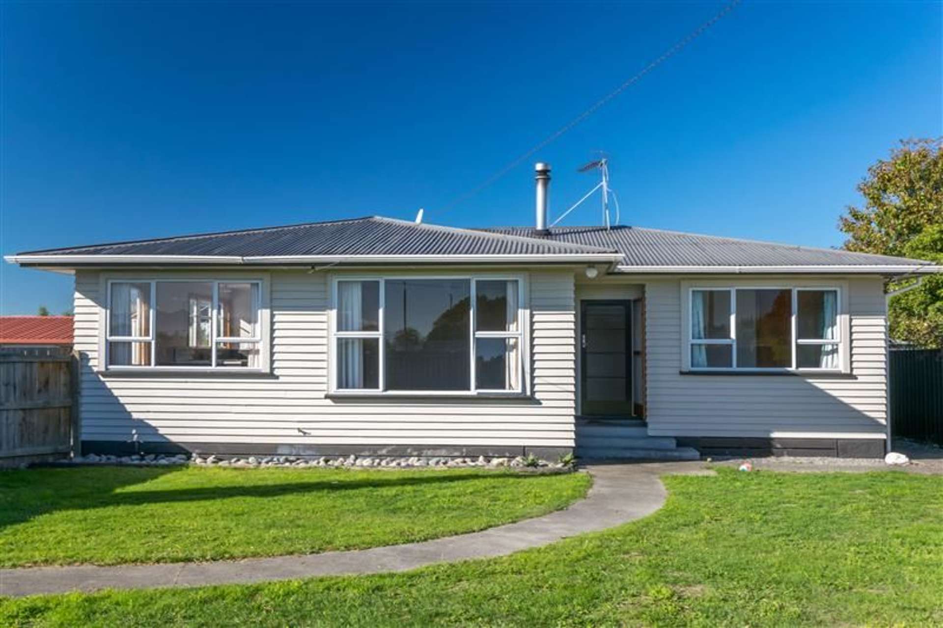 123 Weld Street Redwoodtown_0