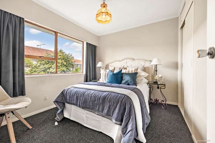 2/50 Luton Avenue Sunnyhills_9